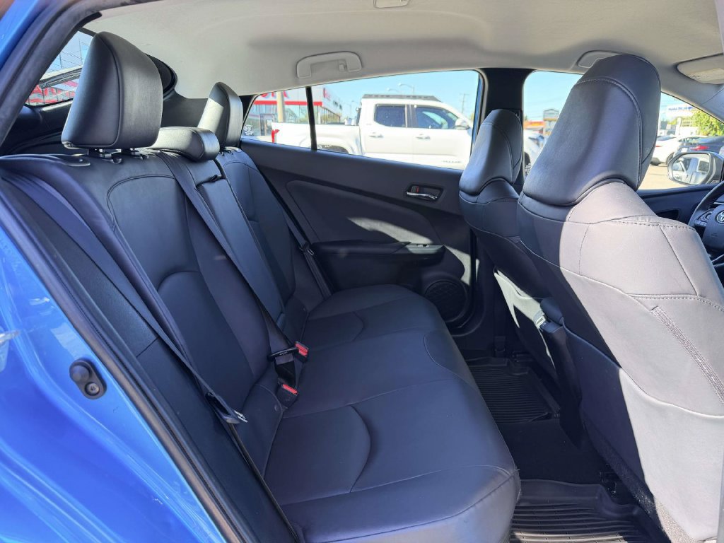 Used 2022 Toyota Prius XLE AWD/4WD image 14