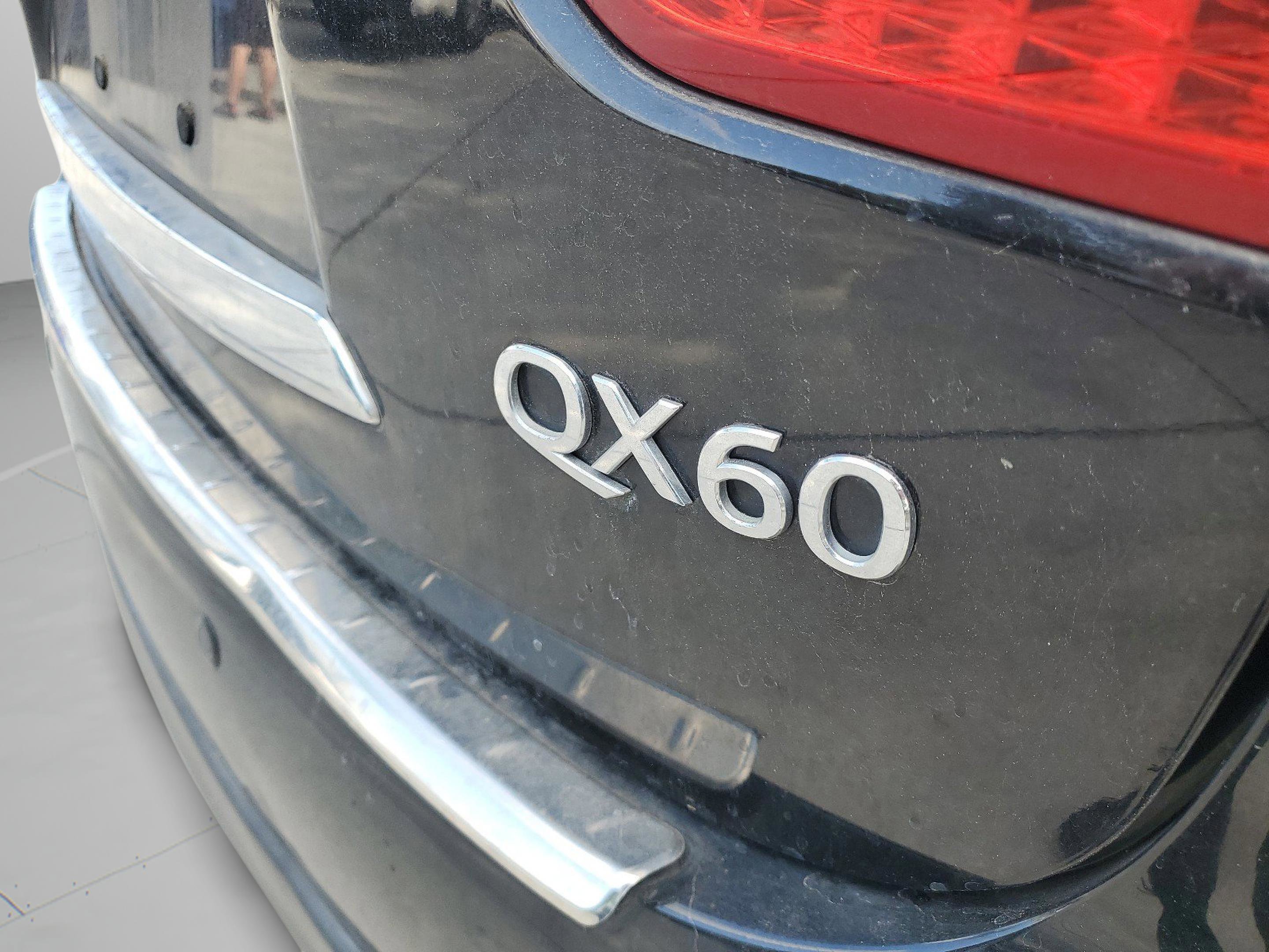 Used 2015 INFINITI QX60 FWD w/ Deluxe Touring Package image 30