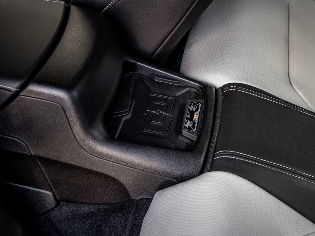Used 2016 Chevrolet Camaro SS RWD image 35