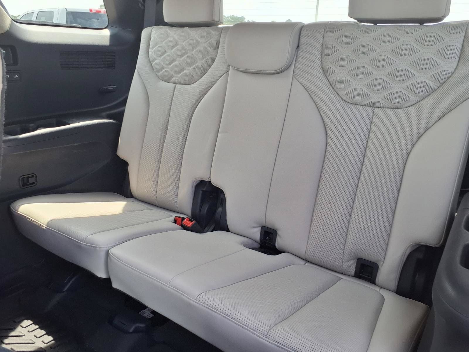 Used 2022 Hyundai Palisade Limited FWD image 18