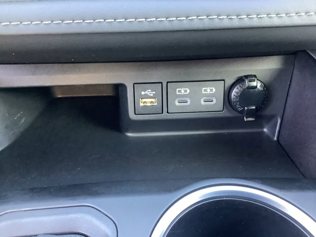 Used 2024 Toyota Highlander XLE image 27