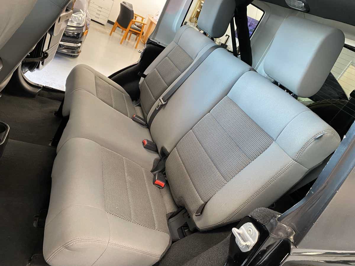 Used 2009 Jeep Wrangler Unlimited Sahara w/ Dual Top Group AWD/4WD image 17