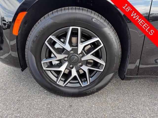 New 2027 Chrysler Pacifica Limited w/ Family Tech Group FWD image 40