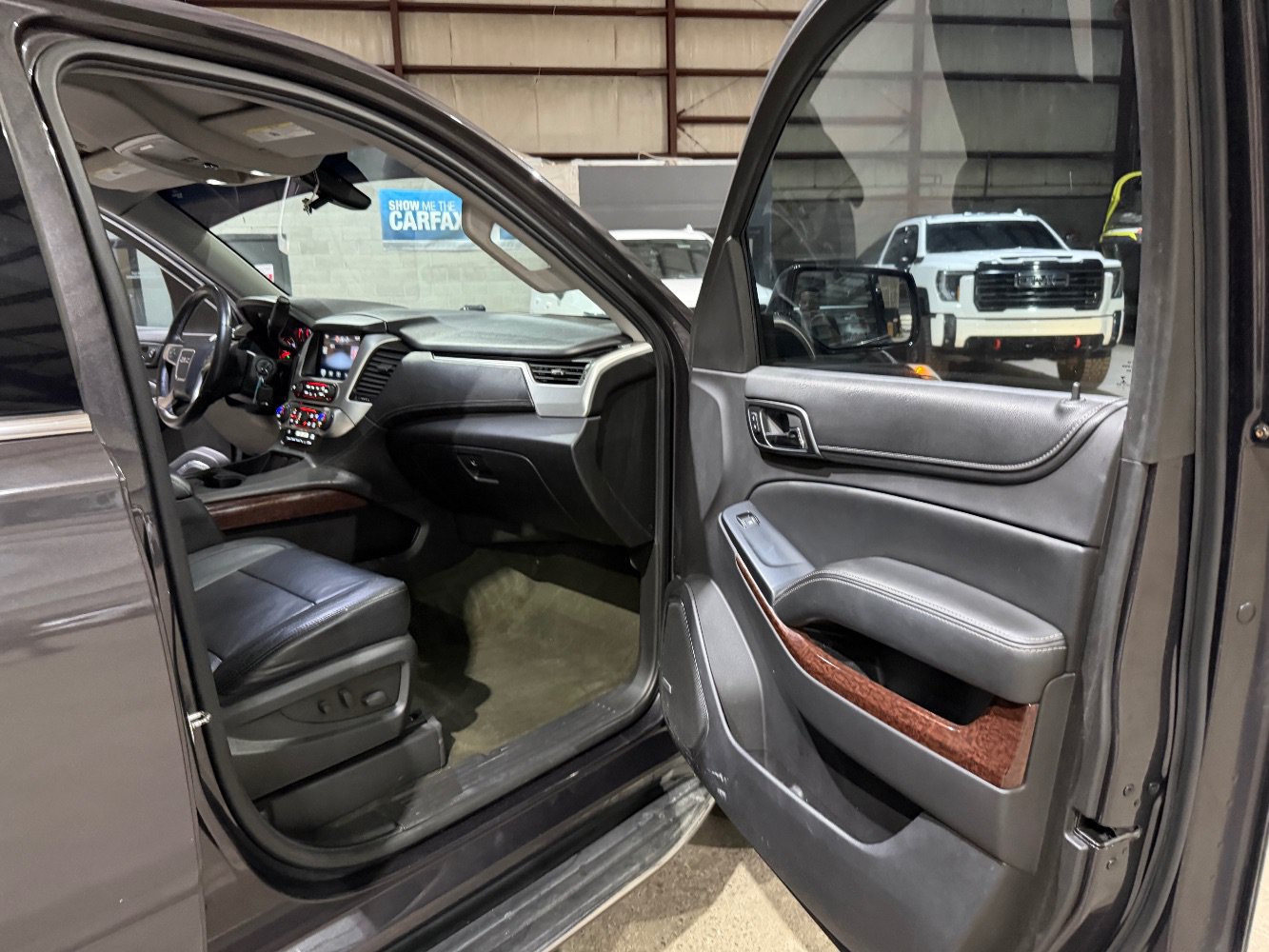 Used 2015 GMC Yukon SLE w/ Convenience Package RWD image 25