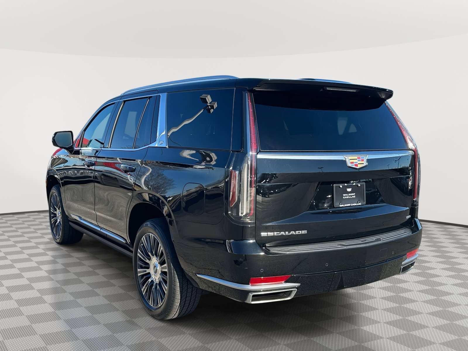 Certified 2022 Cadillac Escalade Premium Luxury Platinum image 4