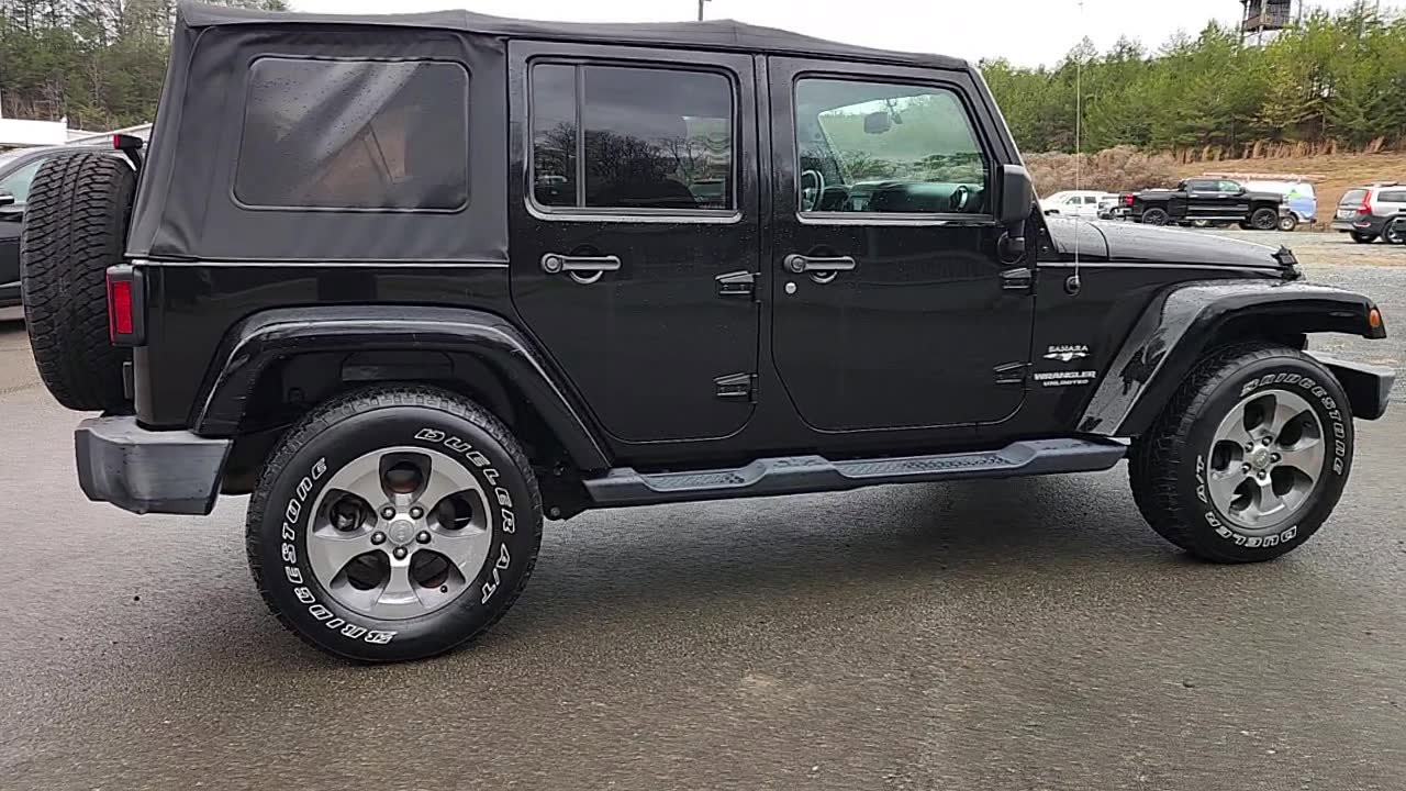 Used 2017 Jeep Wrangler Unlimited Sahara w/ Connectivity Group image 7