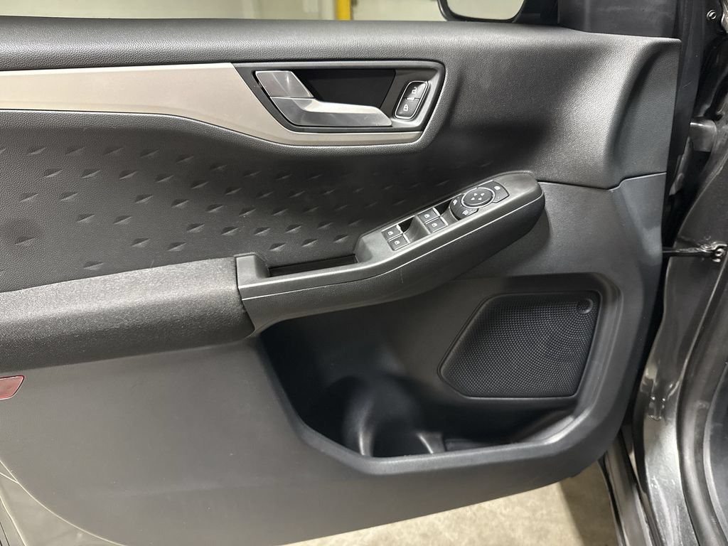 Used 2020 Ford Escape SE FWD image 20