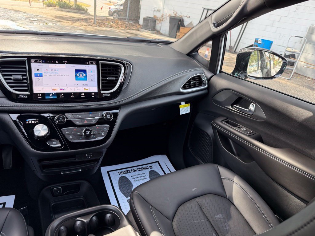 New 2026 Chrysler Pacifica Select FWD image 37