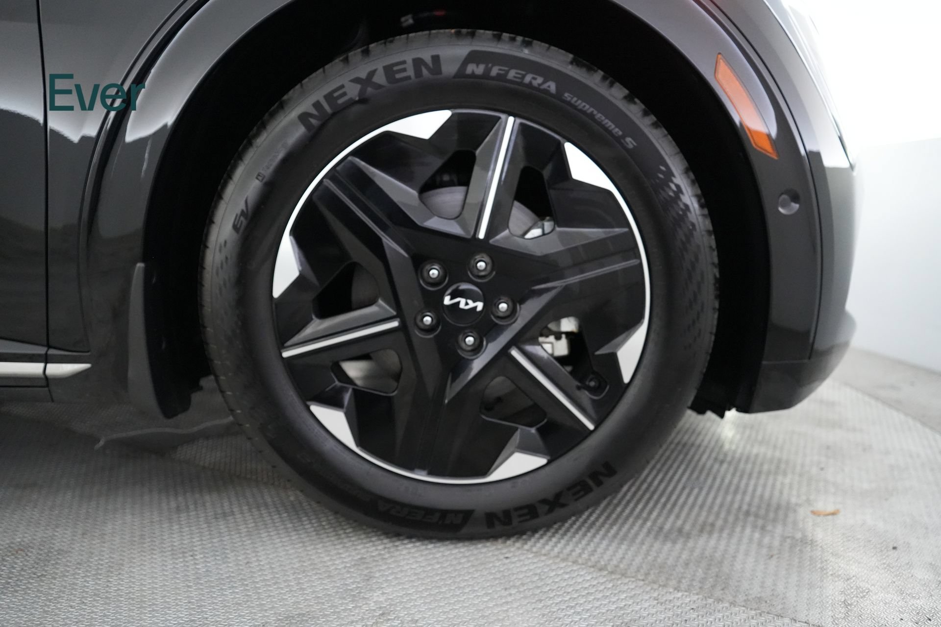 Used 2025 Kia EV6 Wind RWD image 20
