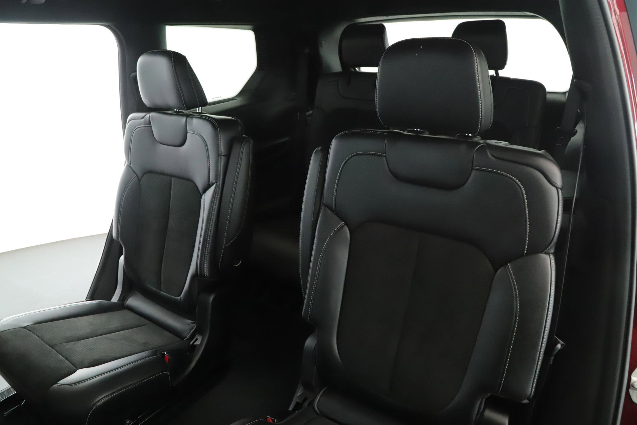 Used 2023 Jeep Grand Cherokee L Laredo AWD/4WD image 6
