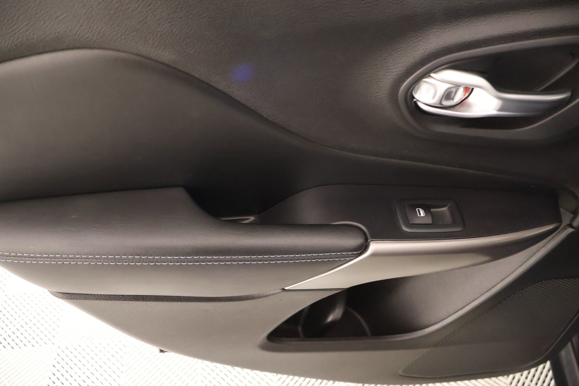 Used 2020 Jeep Cherokee Latitude Plus w/ Cold Weather Group image 16