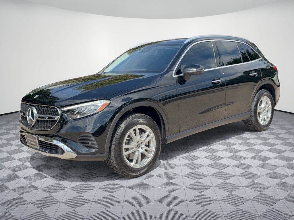 Used 2023 Mercedes-Benz GLC 300 4MATIC image 1
