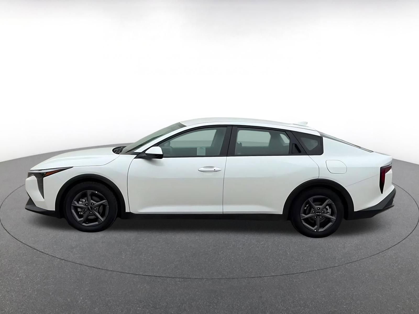 Used 2025 Kia K4 LXS image 9