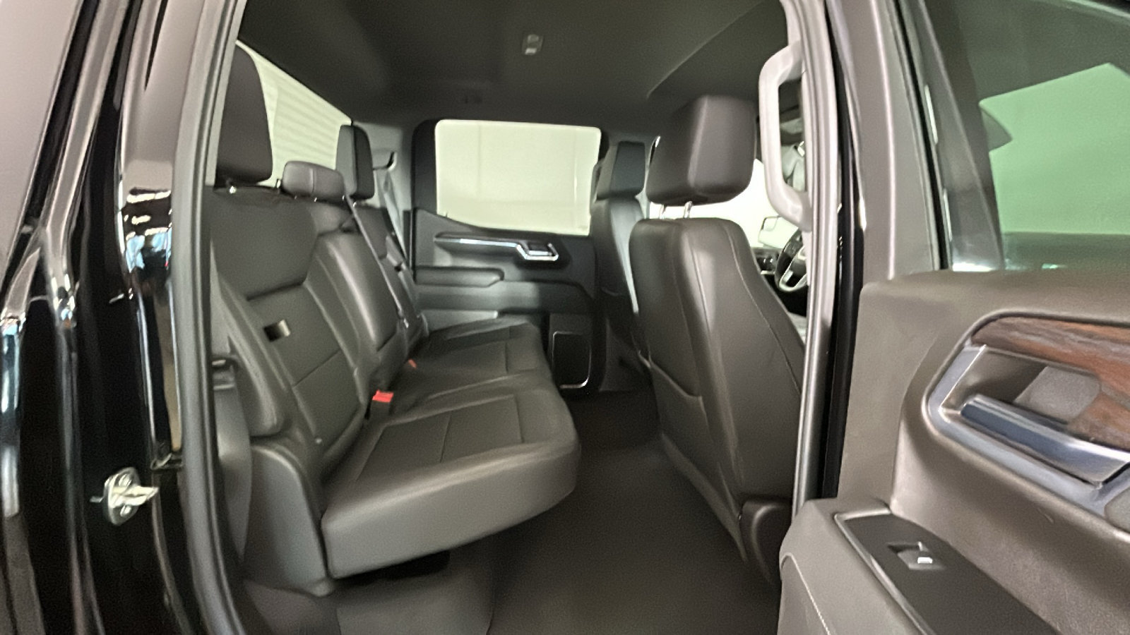 Used 2023 GMC Sierra 1500 SLT w/ SLT Convenience Package AWD/4WD image 34