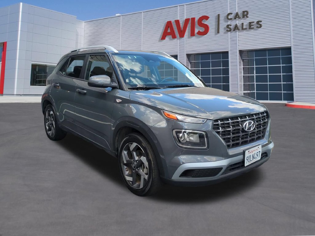 Used 2025 Hyundai Venue SEL FWD image 3