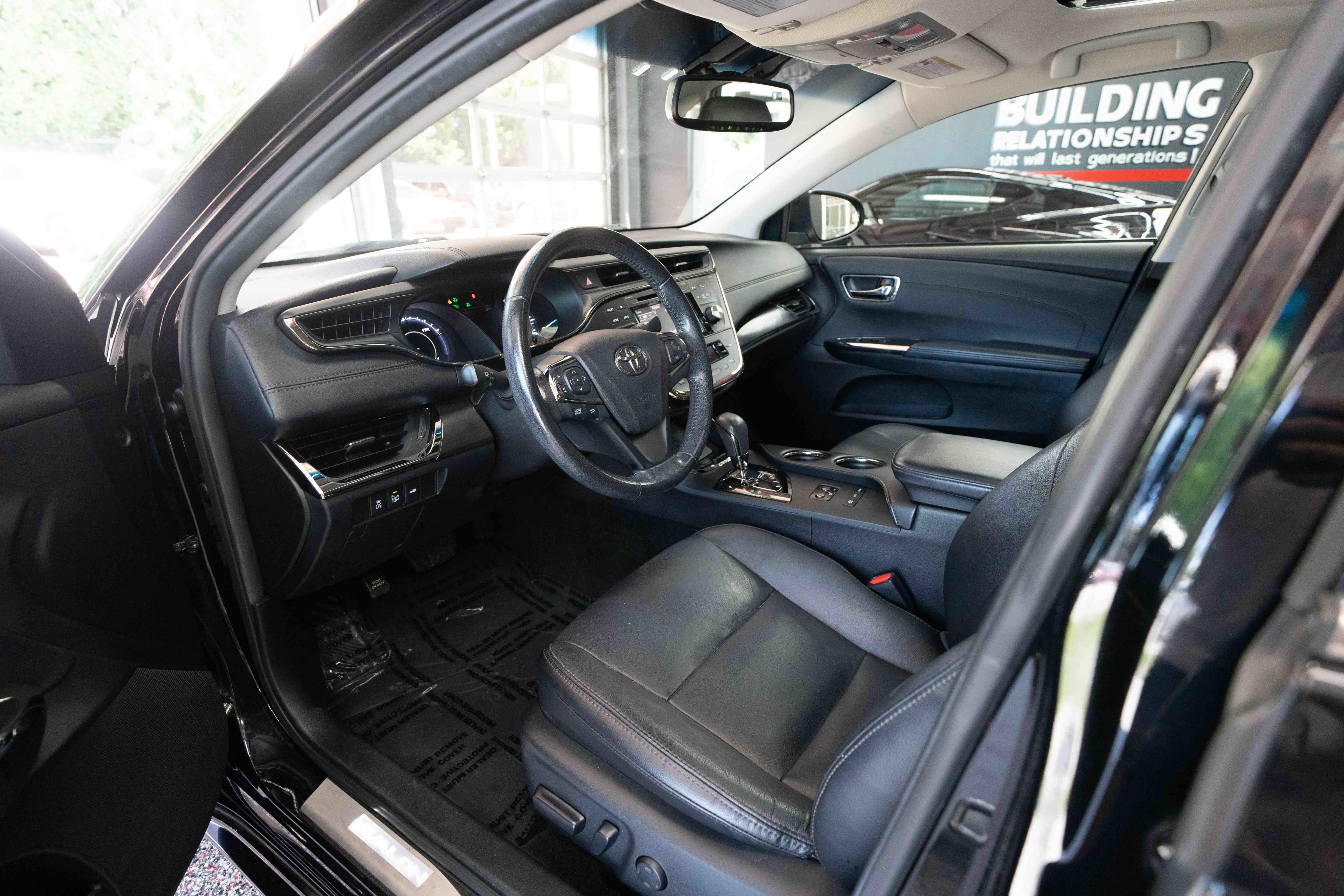 Used 2016 Toyota Avalon XLE Premium w/ Protection Package FWD image 8
