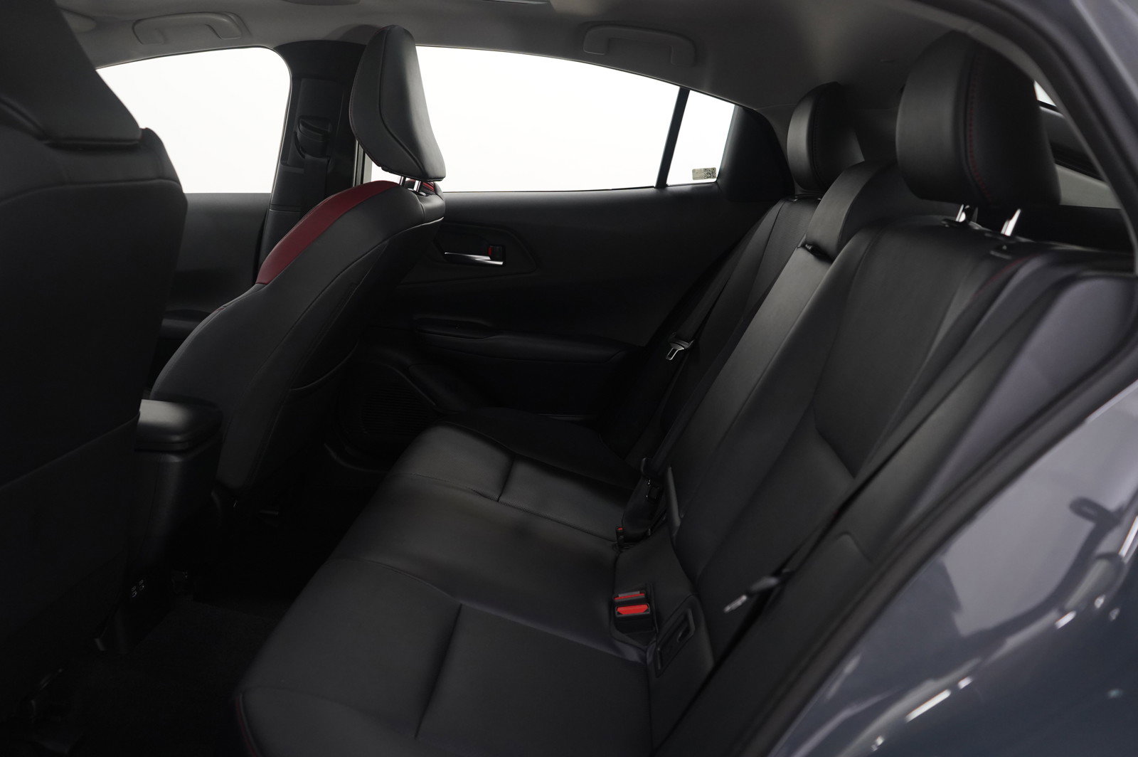 Used 2025 Toyota Prius Plug-In Hybrid image 16