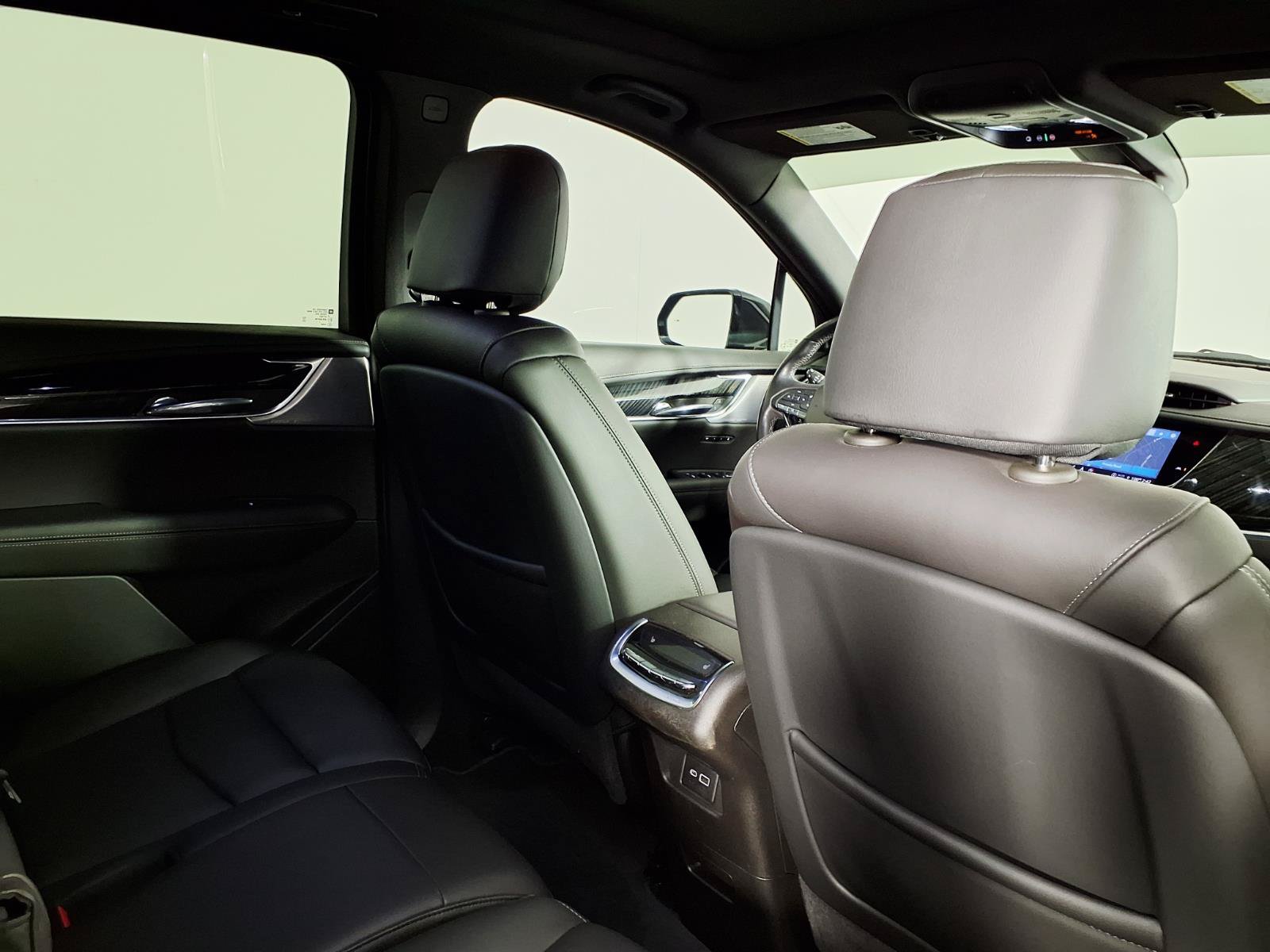 Certified 2023 Cadillac XT6 Premium Luxury w/ Technology Package FWD image 11