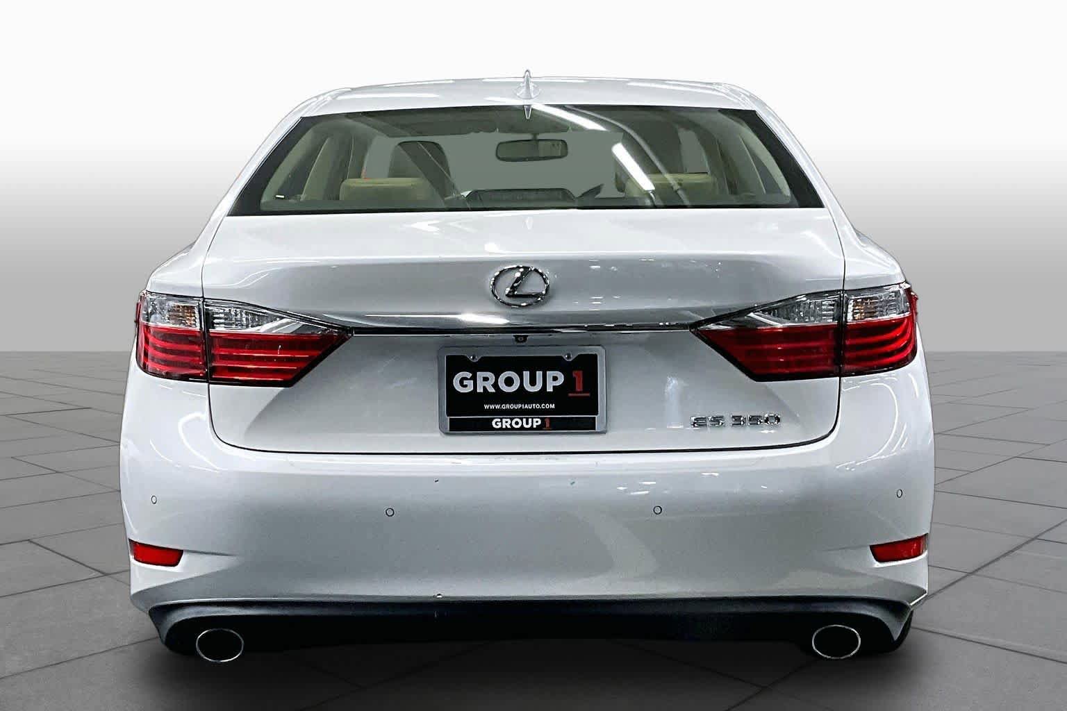 Used 2015 Lexus ES 350 w/ Premium Package FWD image 4