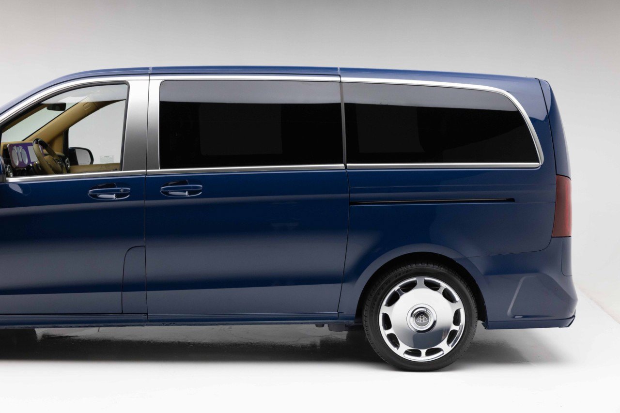 Used 2021 Mercedes-Benz Metris Passenger image 27