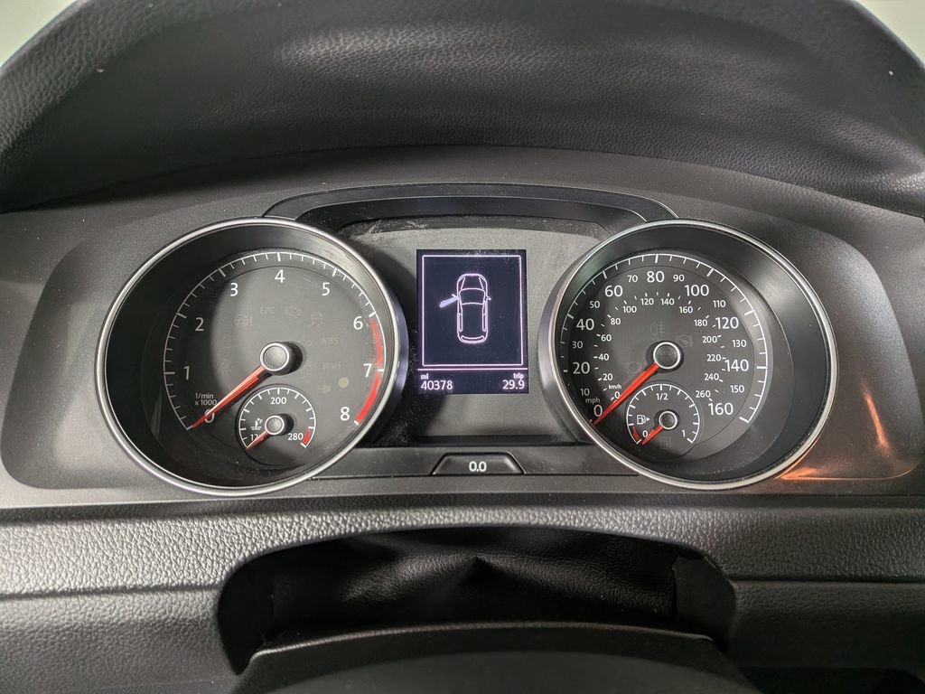 Used 2019 Volkswagen Golf S image 25