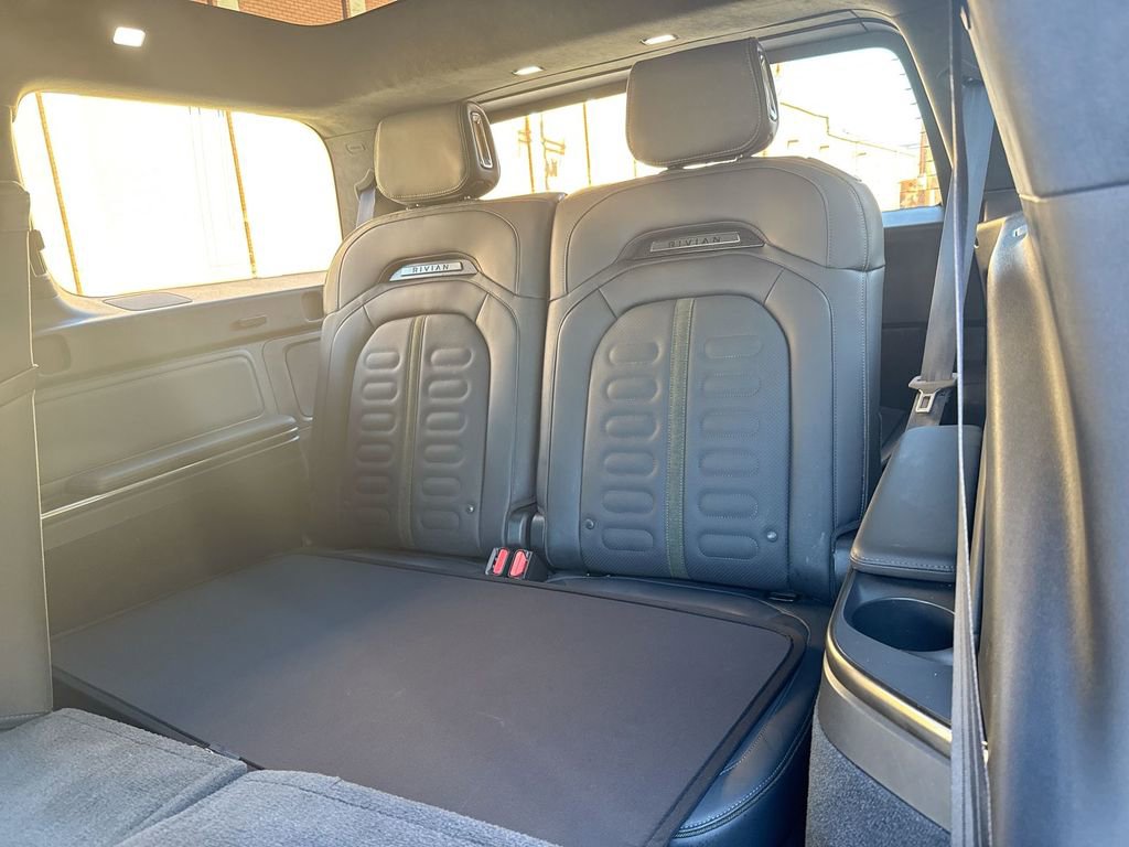Used 2024 Rivian R1S Adventure image 30