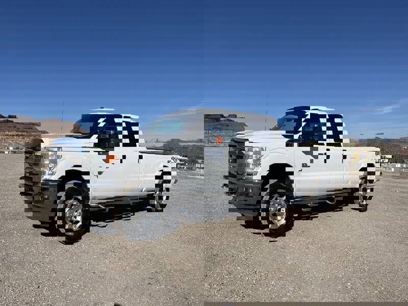 Used 2011 Ford F250 XLT w/ XLT Premium Pkg image 4