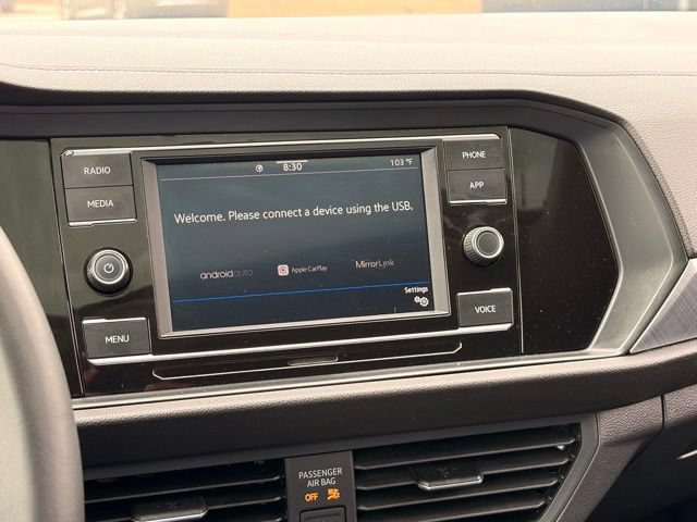 Used 2022 Volkswagen Jetta SE w/ Panoramic Sunroof Package FWD image 18