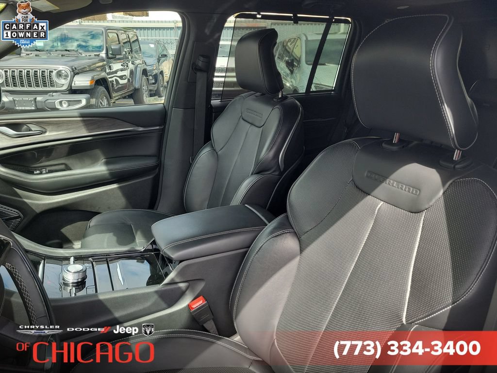 Used 2024 Jeep Grand Cherokee Overland w/ Luxury Tech Group IV AWD/4WD image 18