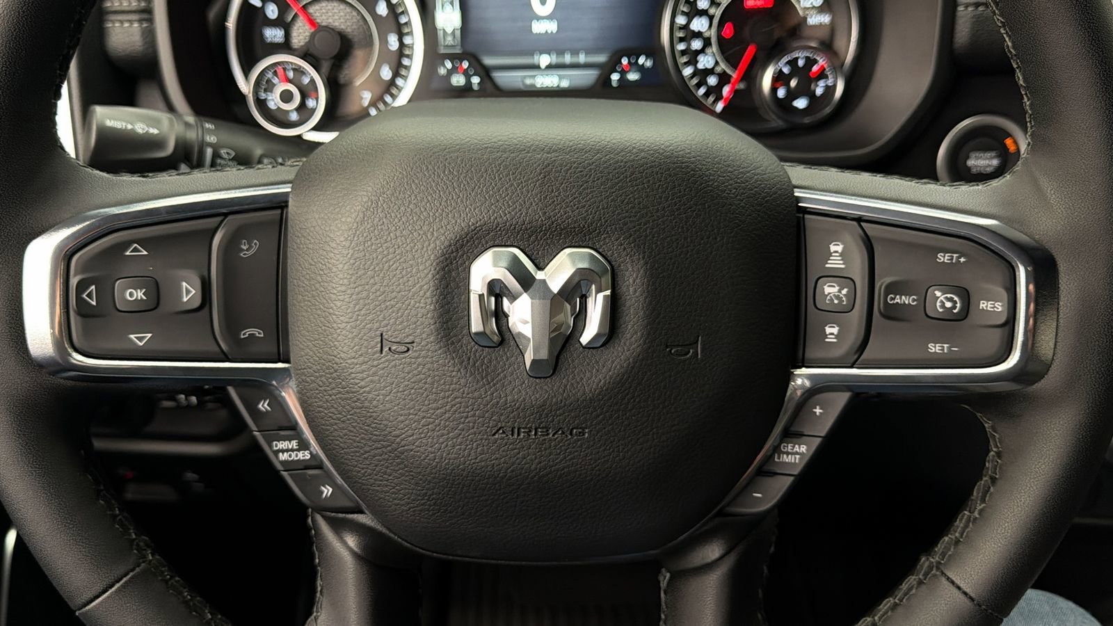 Used 2025 RAM 1500 Laramie w/ Sport Appearance Package AWD/4WD image 24