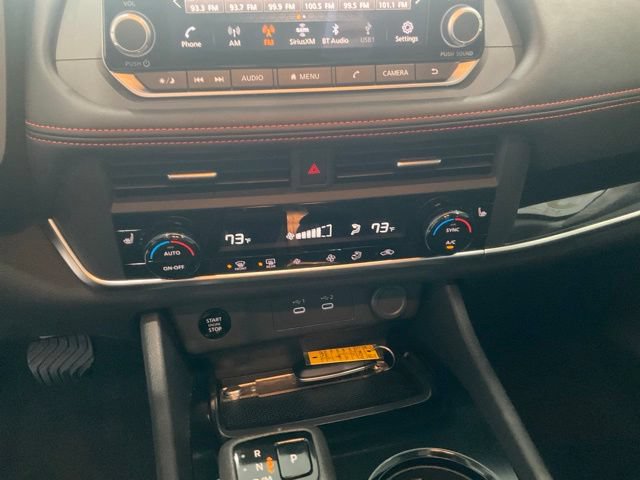 Used 2025 Nissan Rogue SV AWD/4WD image 13