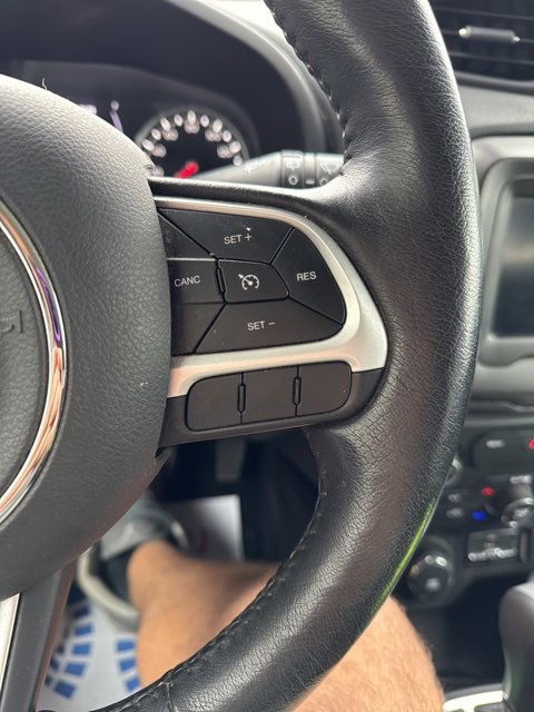 Used 2020 Jeep Renegade Latitude w/ Cold Weather Group image 18