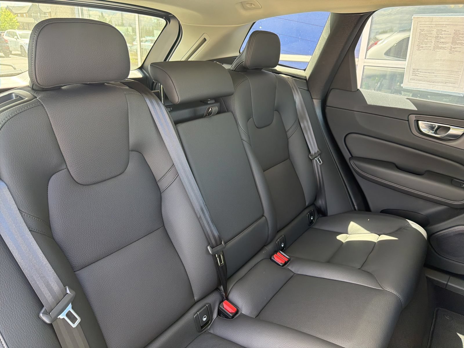 Used 2025 Volvo XC60 B5 Plus AWD/4WD image 24