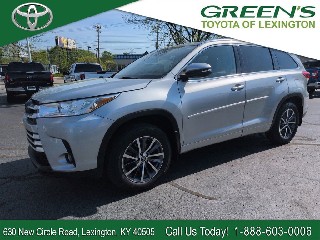 Used 2018 Toyota Highlander XLE AWD/4WD image 1