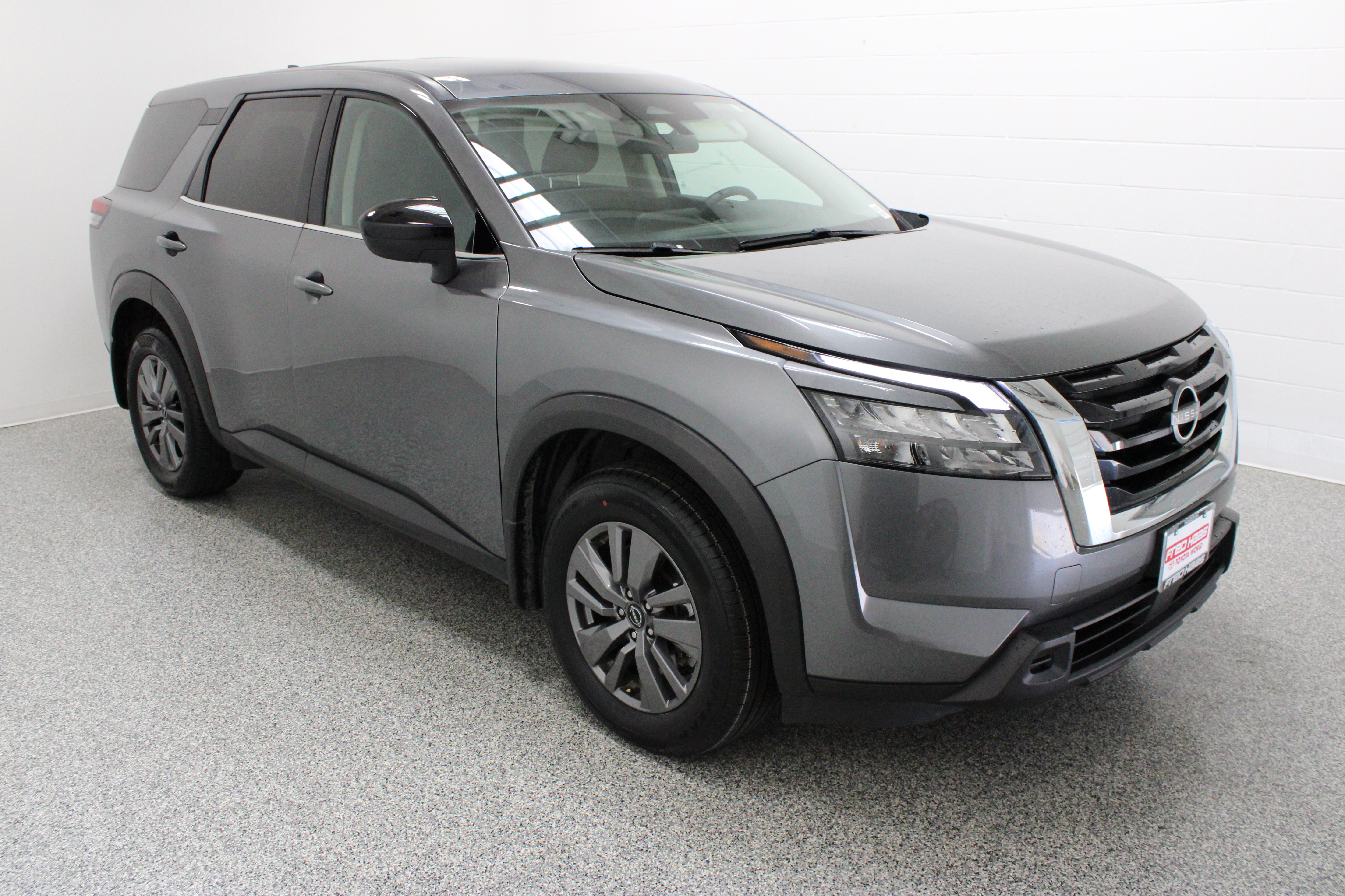 Used 2024 Nissan Pathfinder S FWD image 4