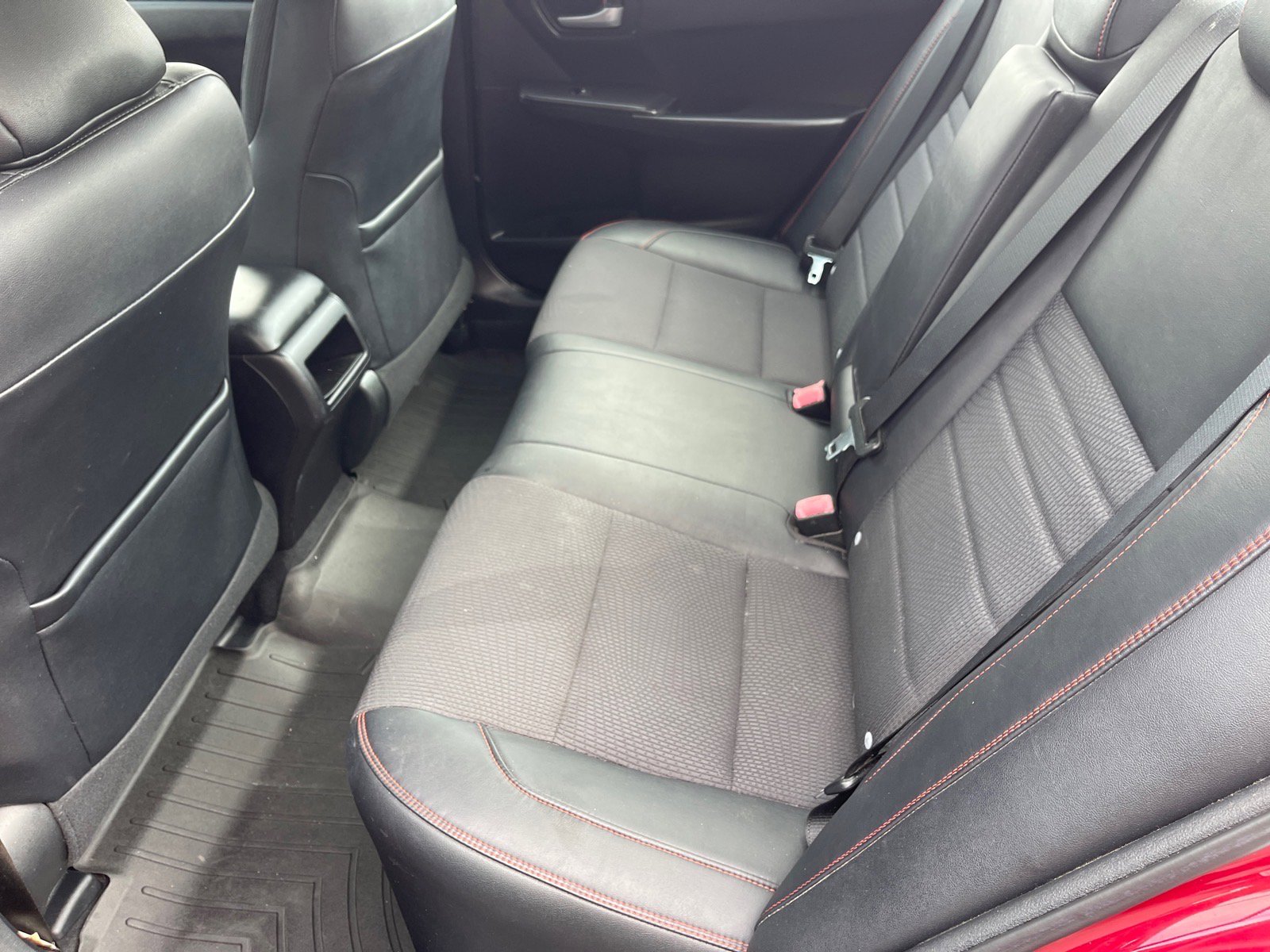 Used 2017 Toyota Camry SE FWD image 12