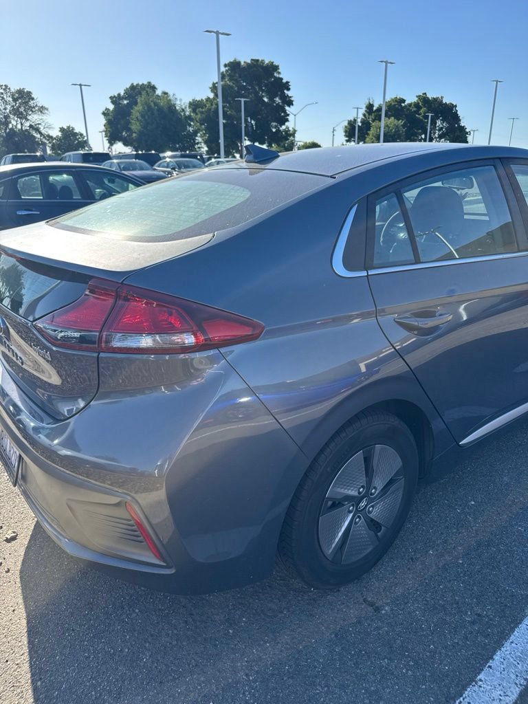Used 2020 Hyundai Ioniq SE FWD image 5