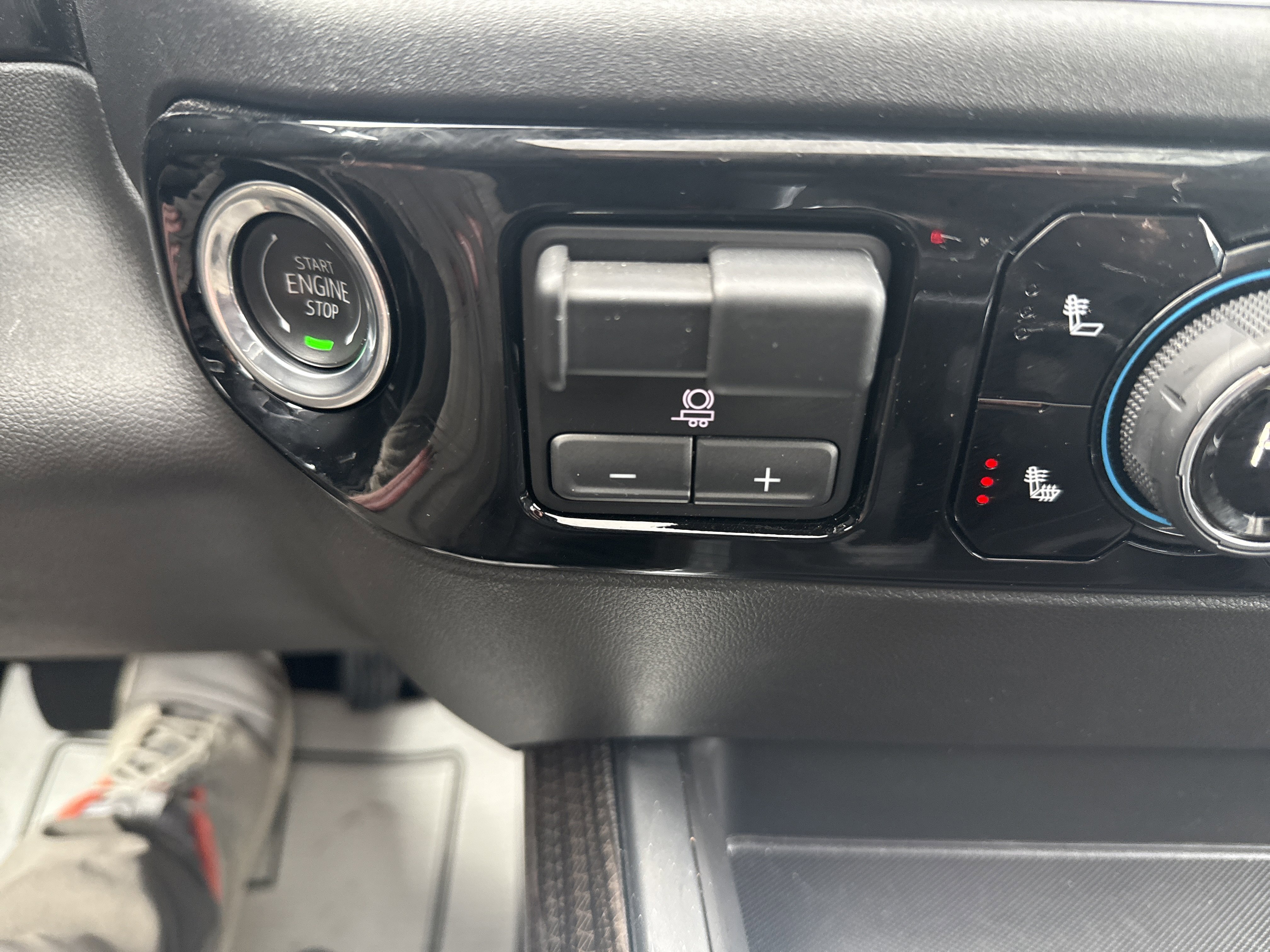 Used 2025 Chevrolet Silverado 1500 RST w/ Dark Appearance Package image 26