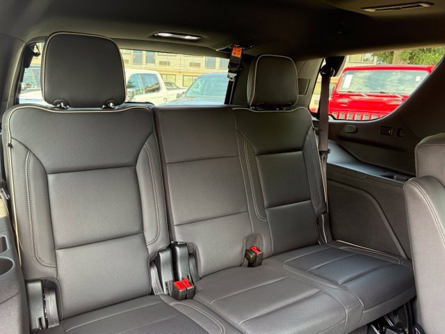 Used 2023 Chevrolet Tahoe Premier w/ Advanced Technology Package AWD/4WD image 32