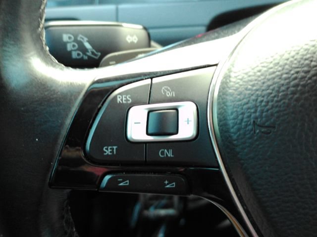 Used 2018 Volkswagen Golf Alltrack SE AWD/4WD image 35