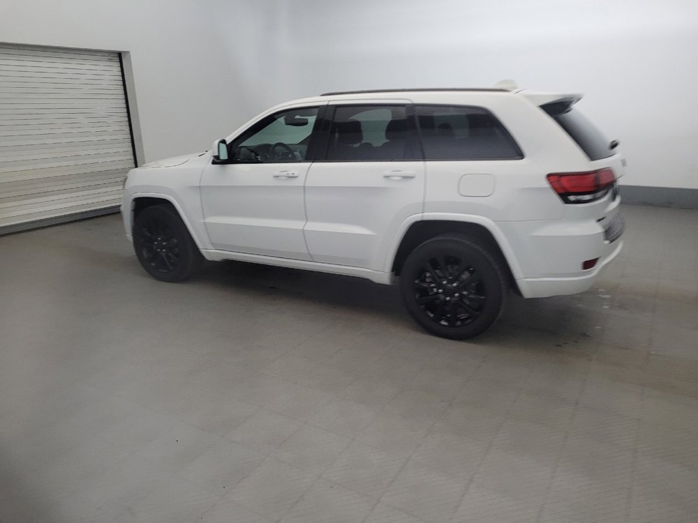 Used 2019 Jeep Grand Cherokee Altitude image 3
