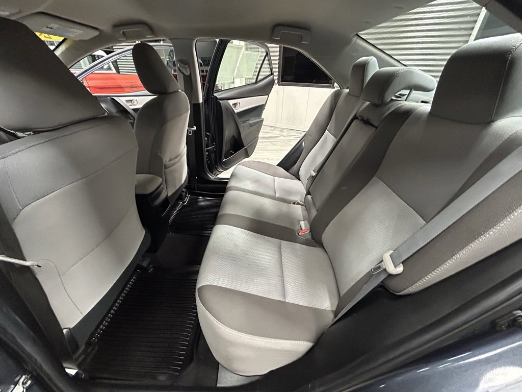 Used 2018 Toyota Corolla LE image 45