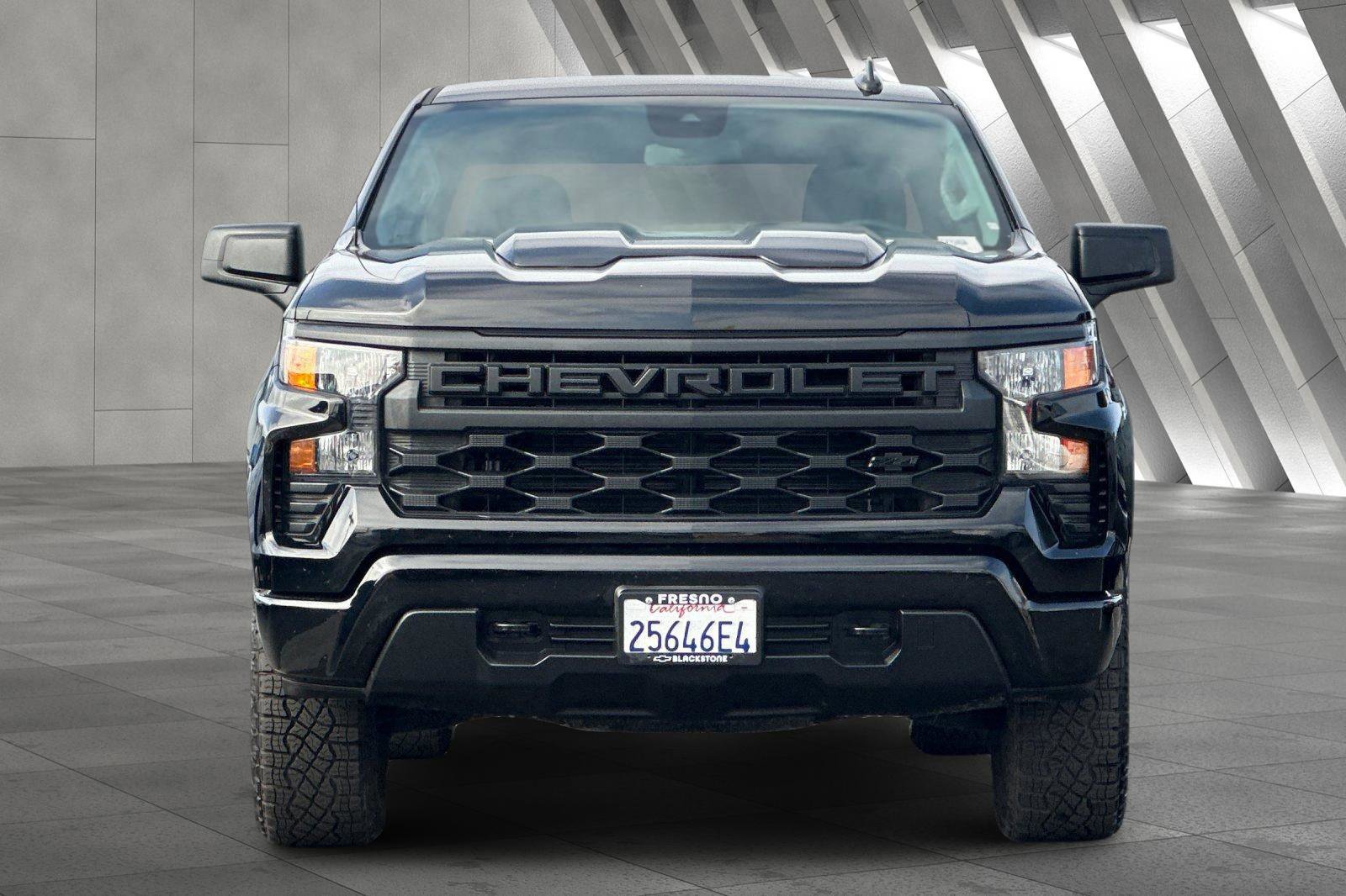 Used 2025 Chevrolet Silverado 1500 Custom Trail Boss w/ Dark Appearance Package image 9