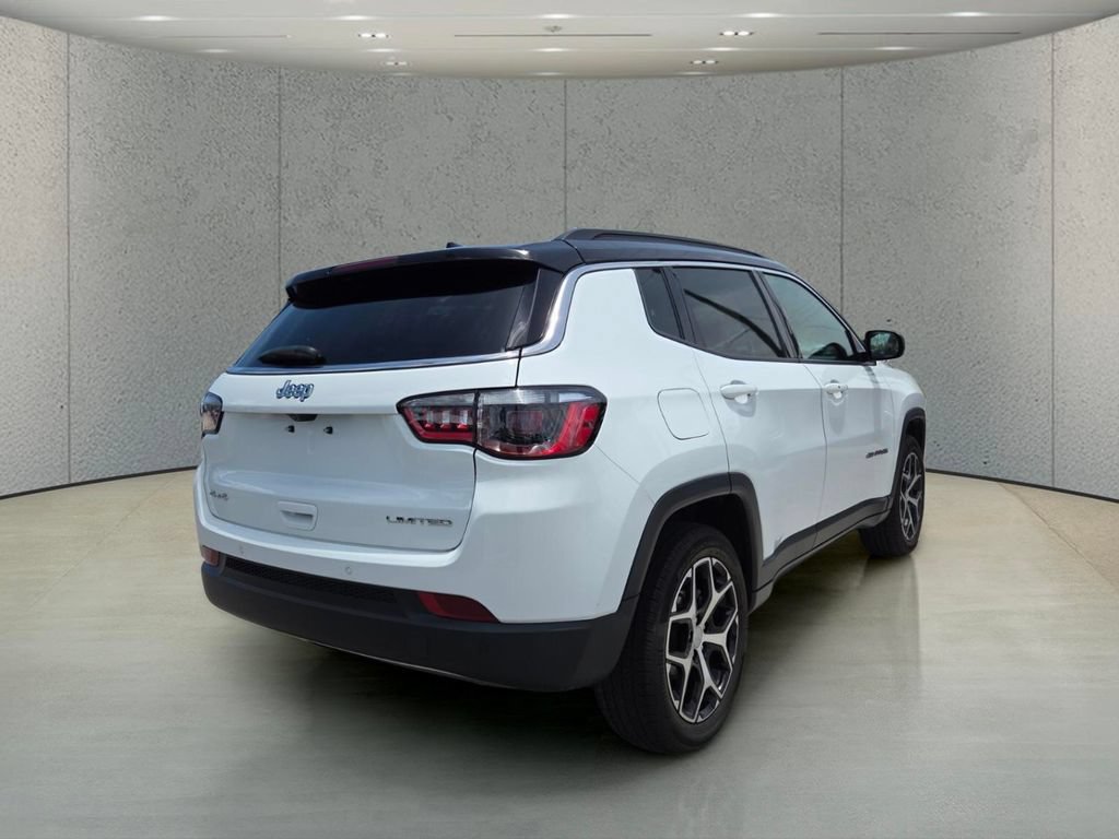 Used 2024 Jeep Compass Limited AWD/4WD image 4