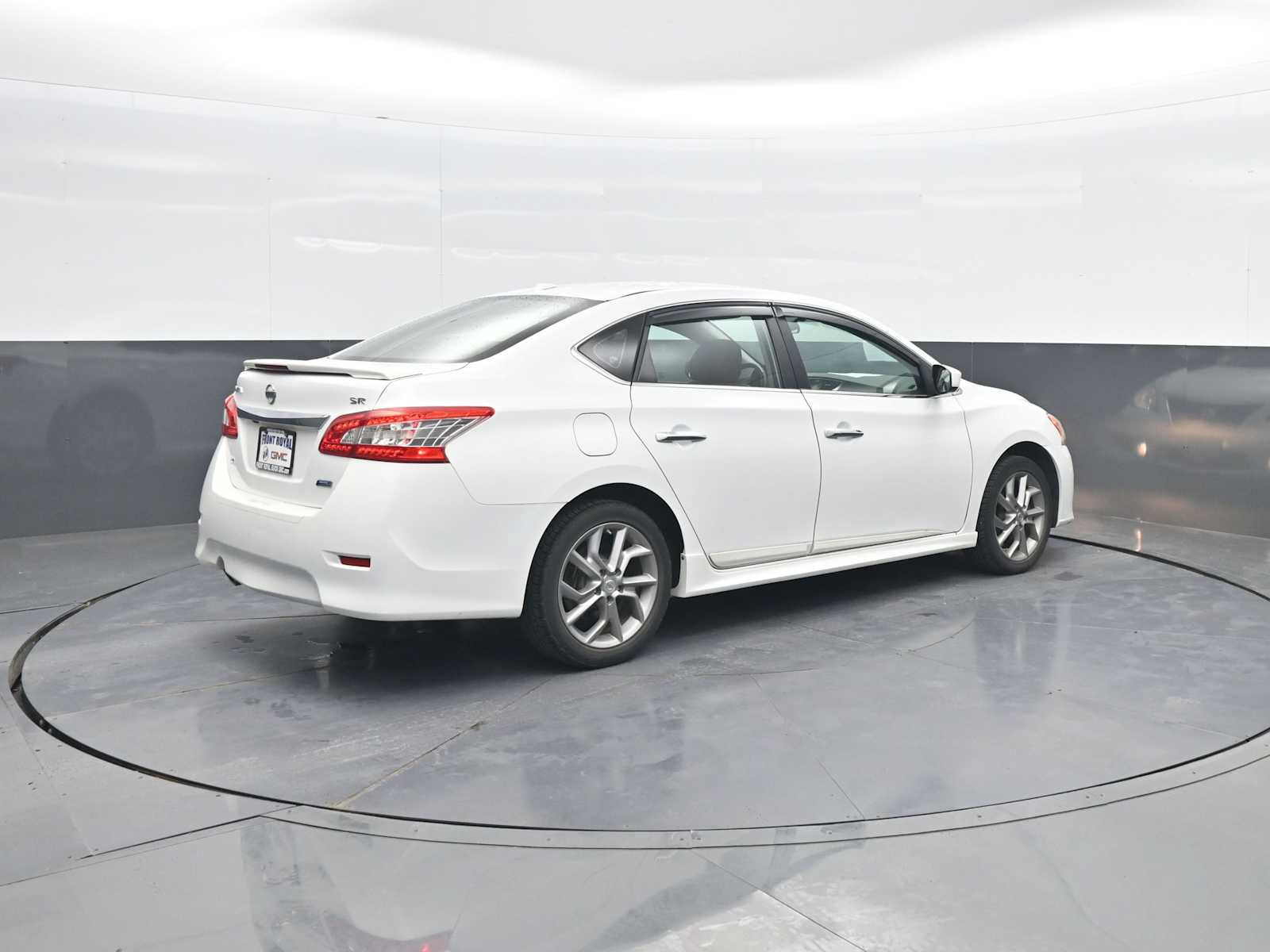 Used 2014 Nissan Sentra SR w/ SR Driver Package FWD image 8
