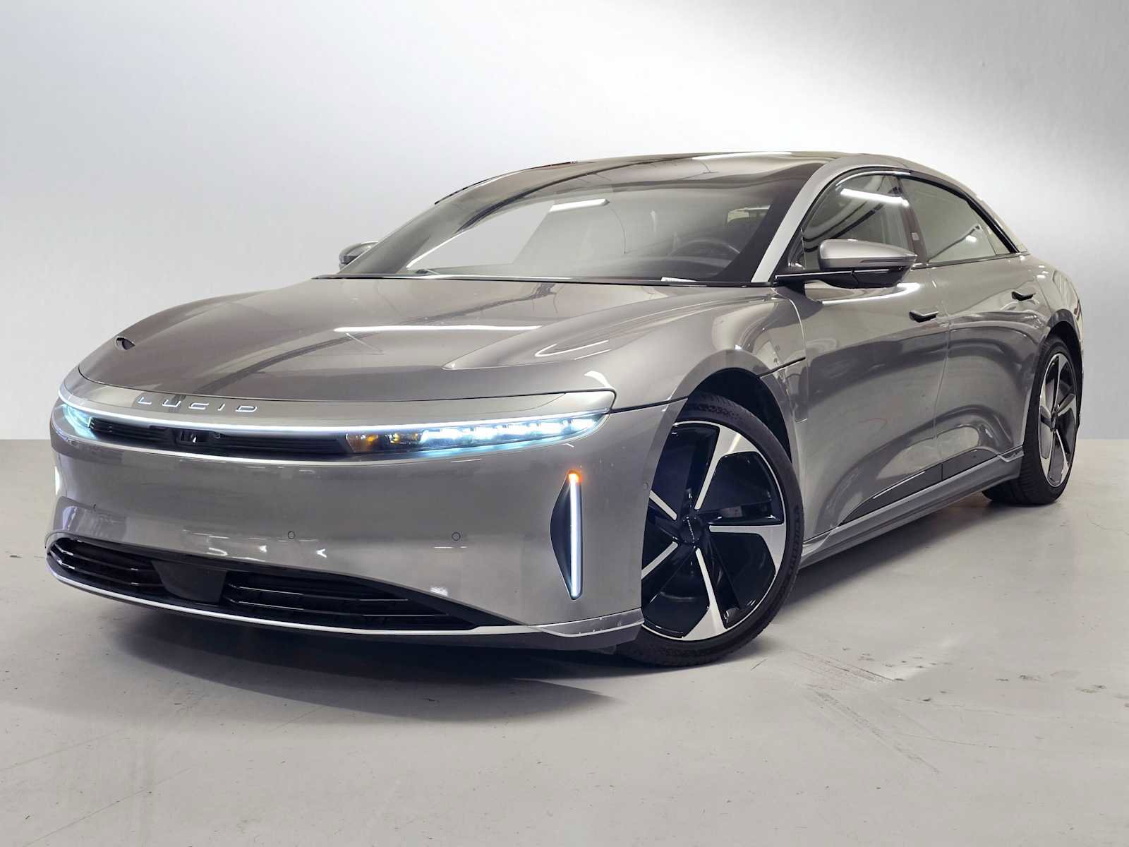 Used 2023 Lucid Air Touring image 1