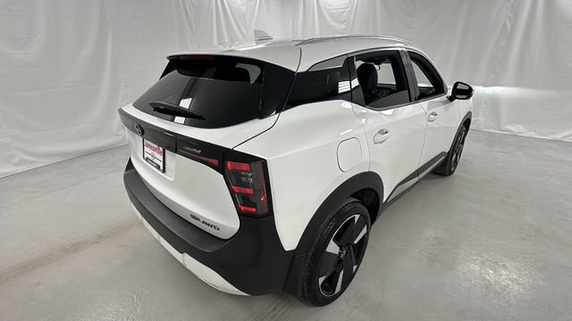 Certified 2025 Nissan Kicks SR image 3