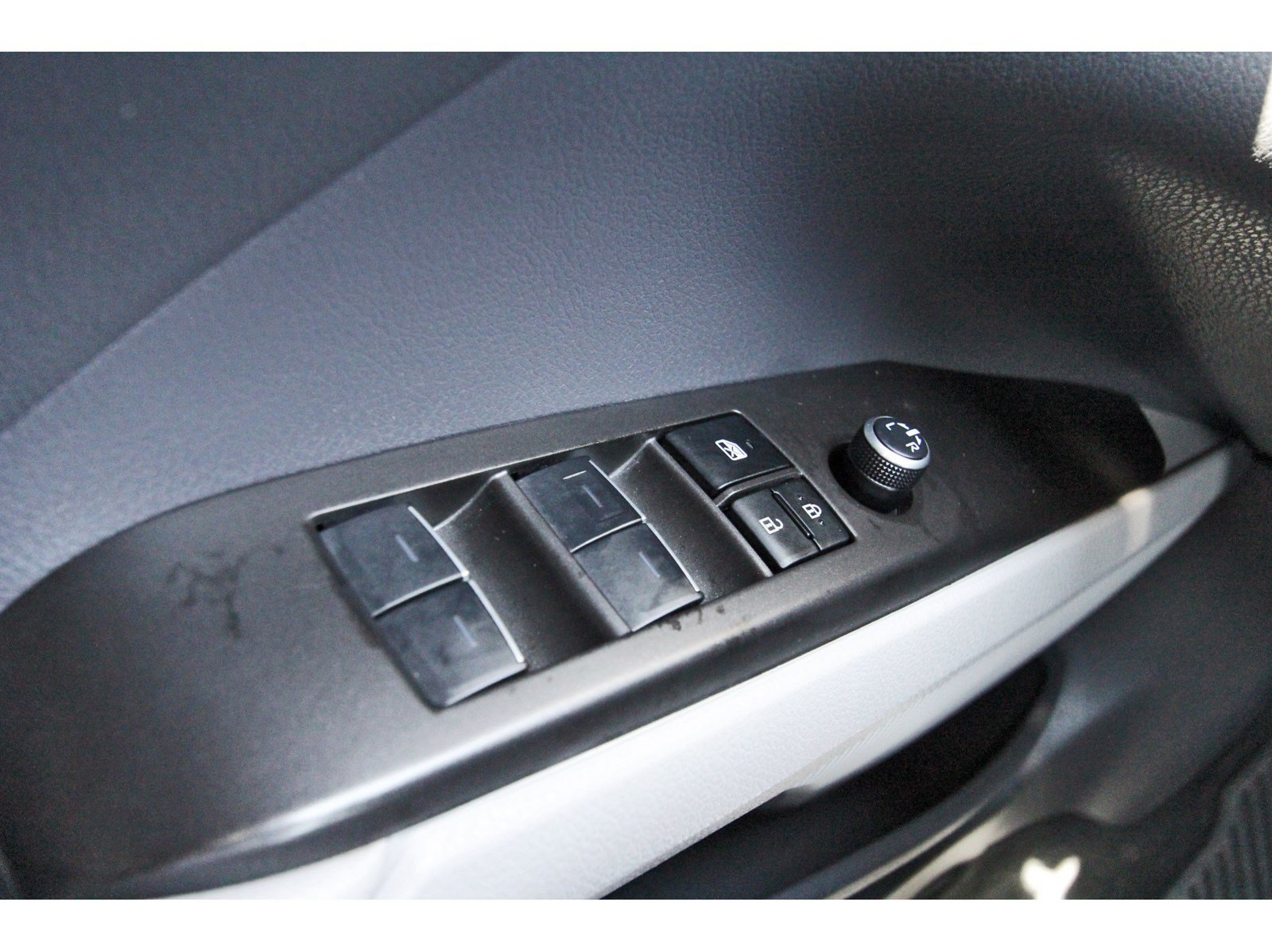 Used 2024 Toyota Camry XSE FWD image 19