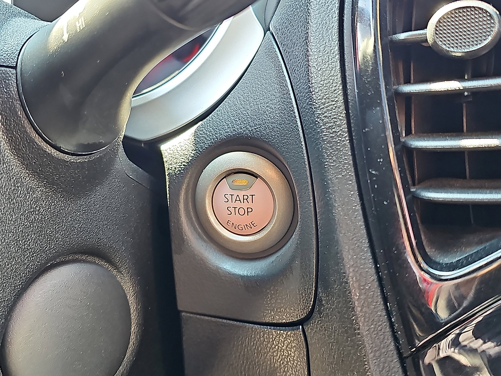 Used 2015 Nissan Juke SL image 28
