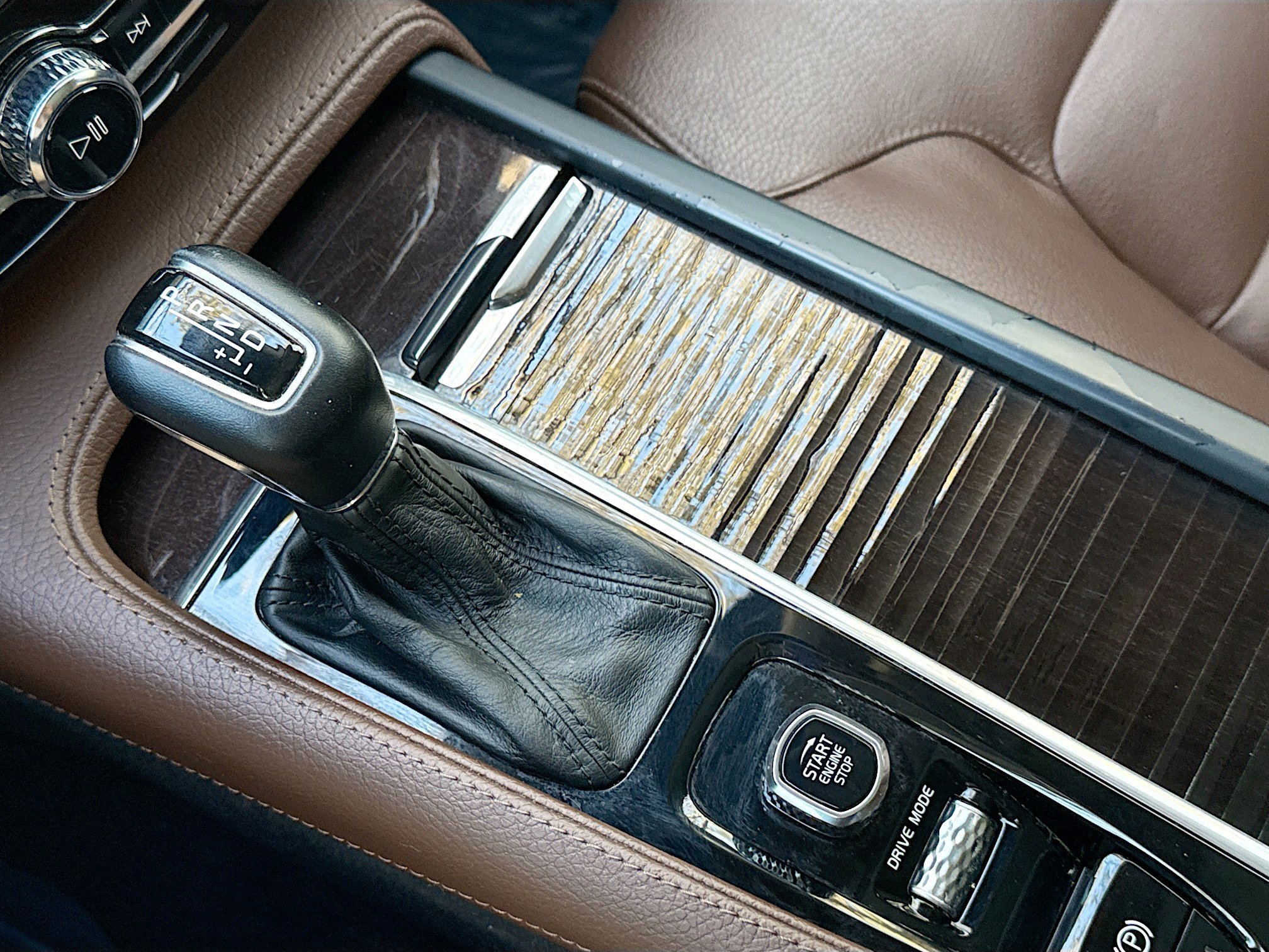 Used 2019 Volvo XC90 T6 Momentum w/ Protection Package Premier image 29